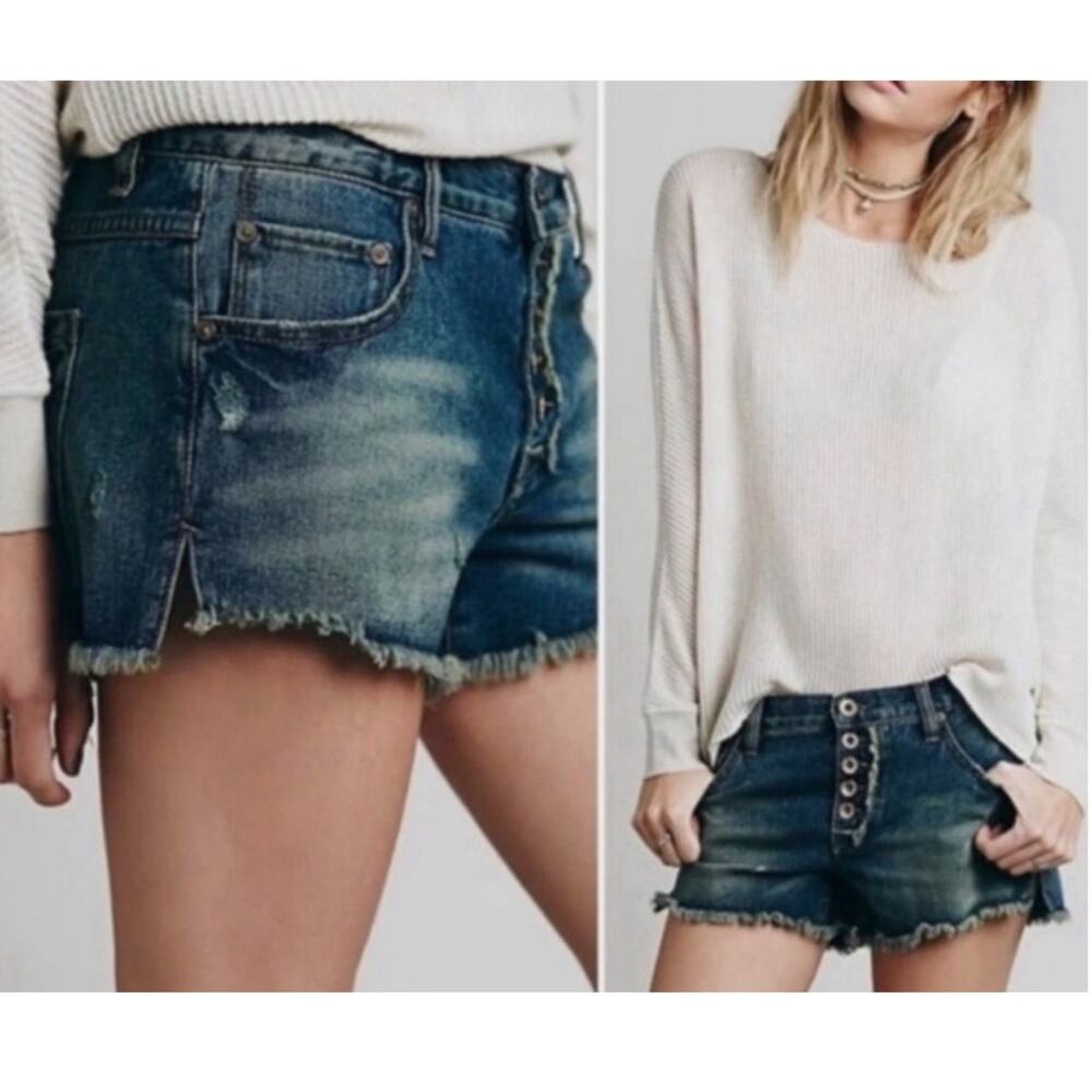 Free People Distressed Frayed Raw Hem Fringe Button Fly Blue Jean Shorts Denim - Picture 2 of 10